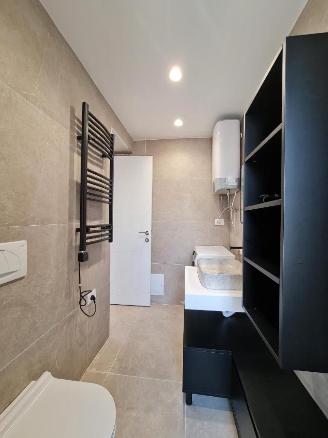Apartment Adore - Modern
